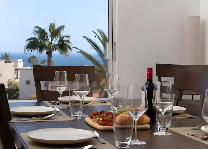 Ocean View, Pool, Private Apartamento
